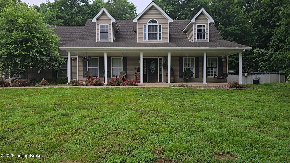 1645 Clarktown Rd - Main photo