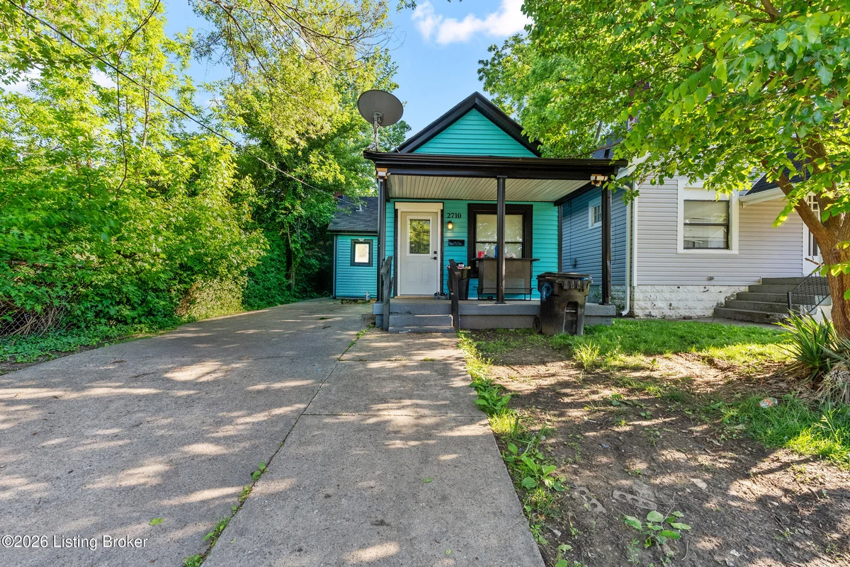 2710 Elliott Ave - Main photo
