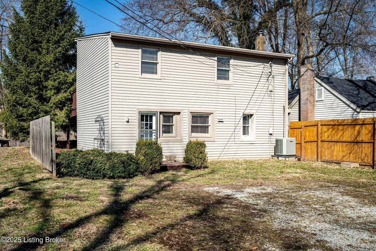 6115 Front St - Main photo